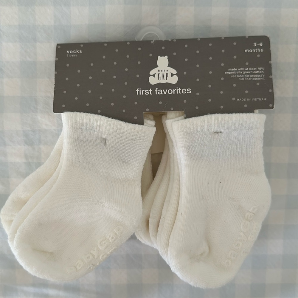 NWT Baby Gap 7-pack white socks size 3-6 months